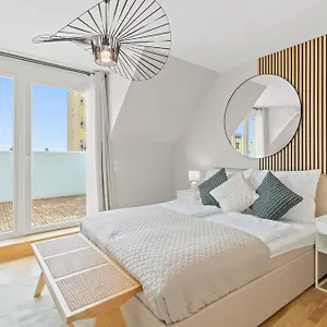 Stylish - 3 Min To U1 Kagraner Platz Apartman