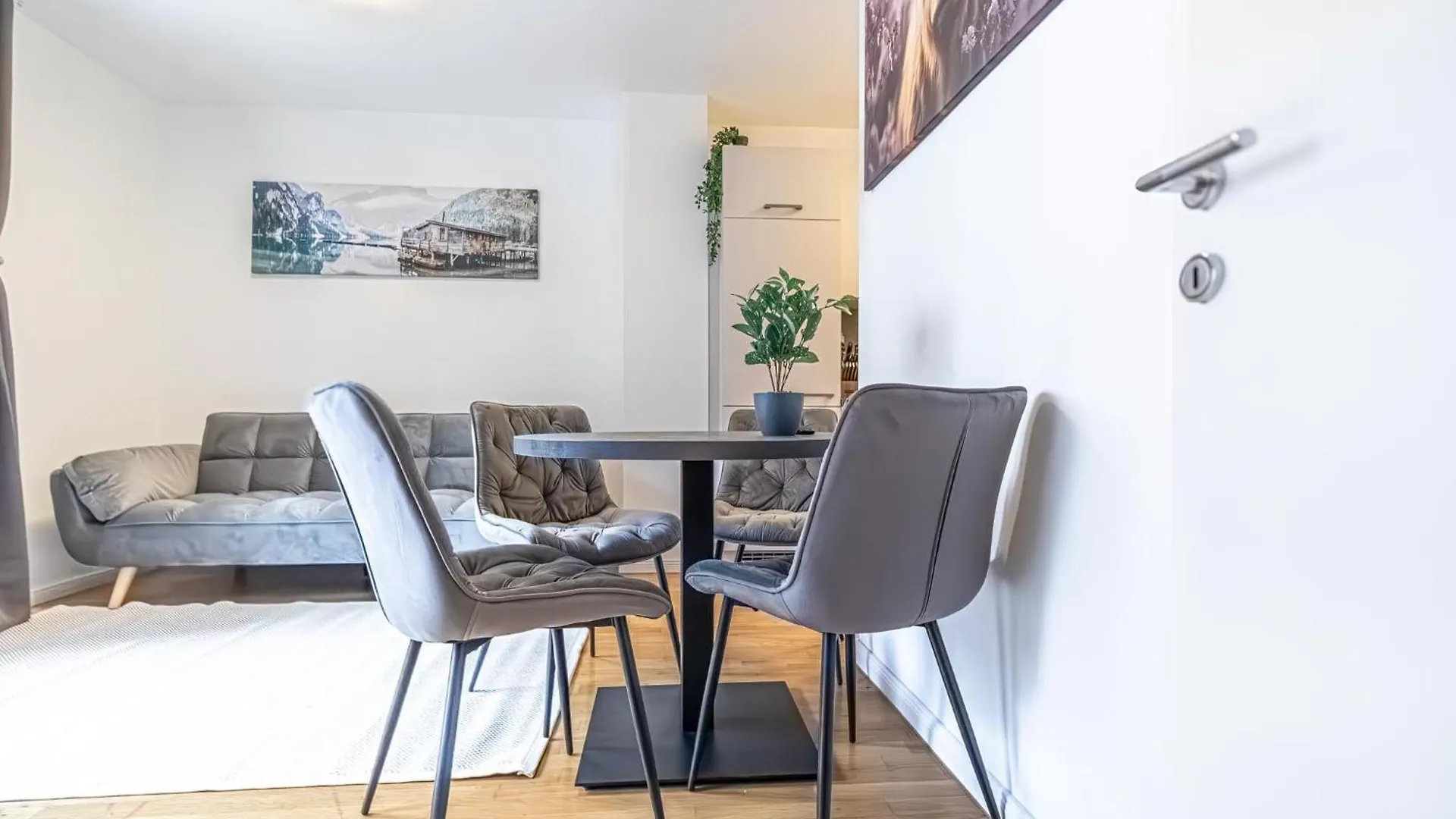 Apartment 9-Min To City Center, Comfy 1Br And 1Lr With Balcony Vienna