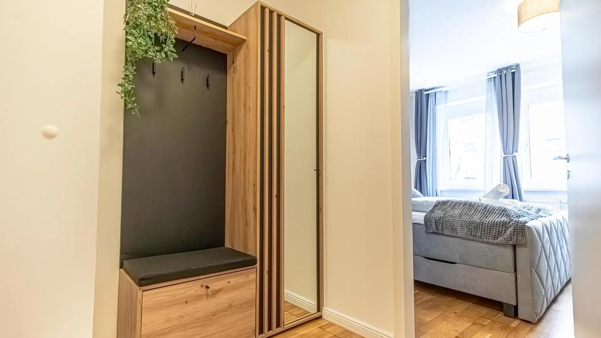 9-Min To City Center, Comfy 1Br And 1Lr With Balcony Vienna