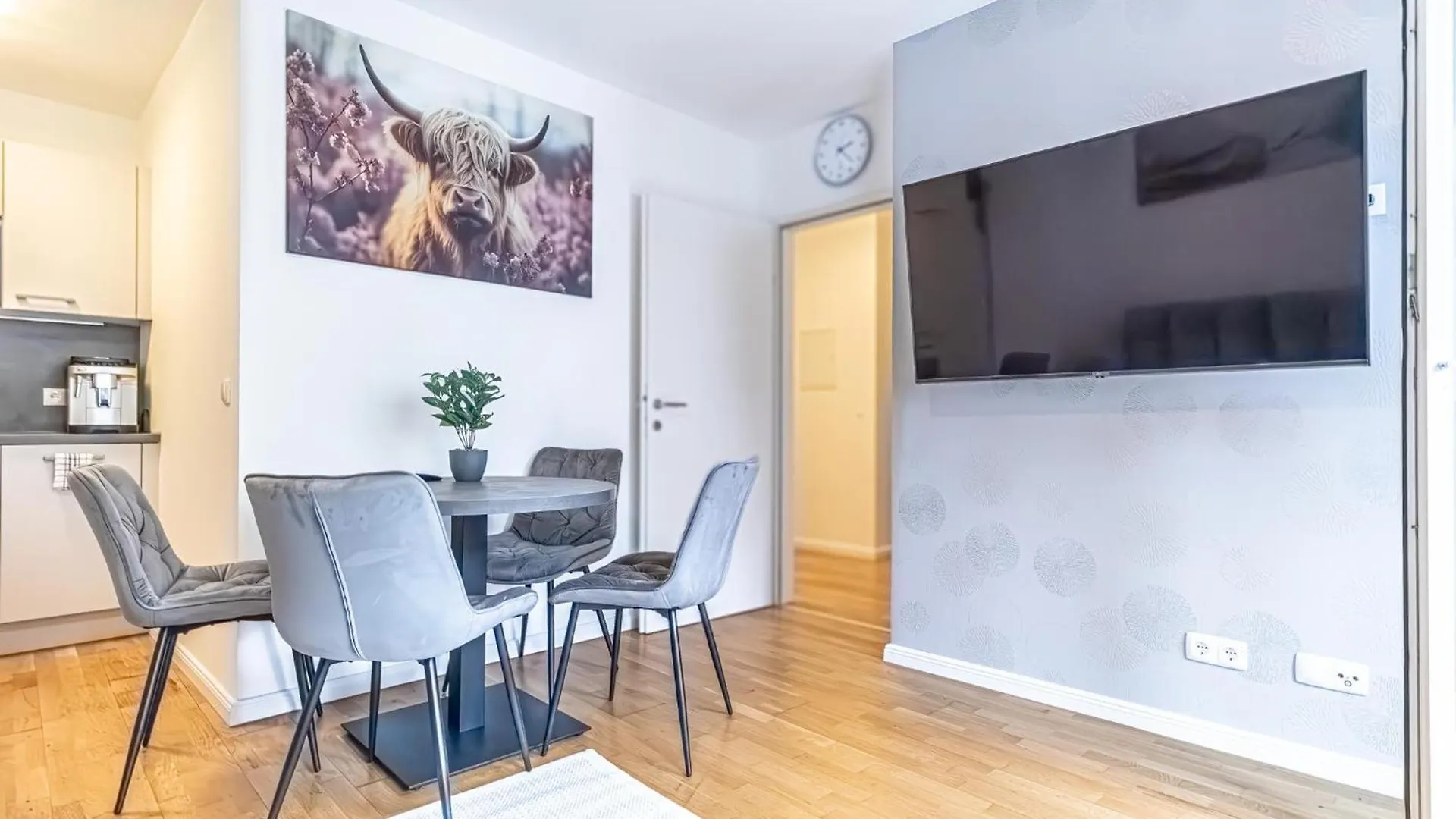 Apartment 9-Min To City Center, Comfy 1Br And 1Lr With Balcony Vienna