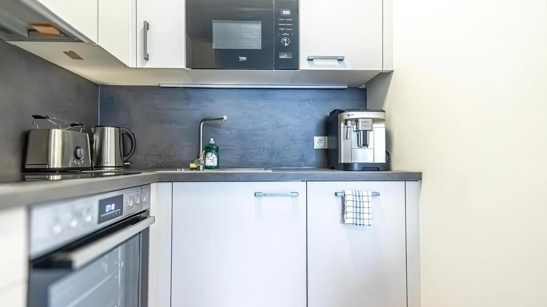 9-Min To City Center, Comfy 1Br And 1Lr With Balcony Vienna 0*,  Austria